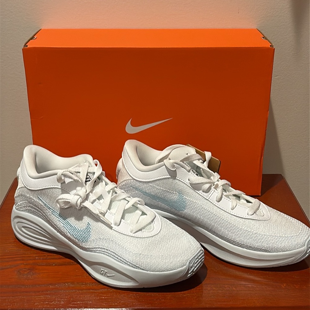 Nike GT Hustle Academy Basketball Shoes - Picture 3 of 15